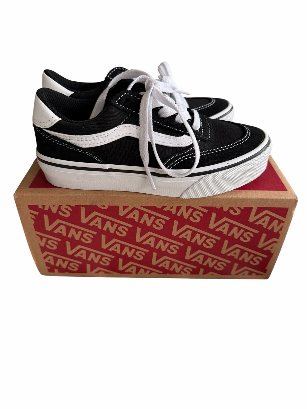 NWT Vans Brooklyn LS Youth Sneakers | Black/White | Size 12.5 YT | New in Box